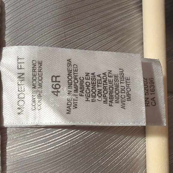 Men's Claiborne Luxe Two Button Gray Blazer - Picture 3 of 5